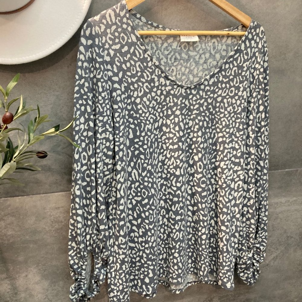 143 Story by Line Up. Super fun long sleeve t shirt. Size medium